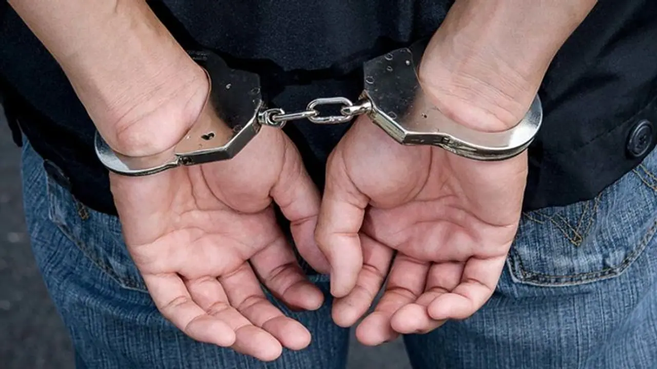 തോപ്പുംപടി കൂട്ടബലാത്സംഗ കേസ്: പ്രതികള്ക്ക് 20 വര്ഷം കഠിന തടവ് തോപ്പുംപടി കൂട്ടബലാത്സംഗ കേസ്: പ്രതികള്ക്ക് 20 വര്ഷം കഠിന തടവ്