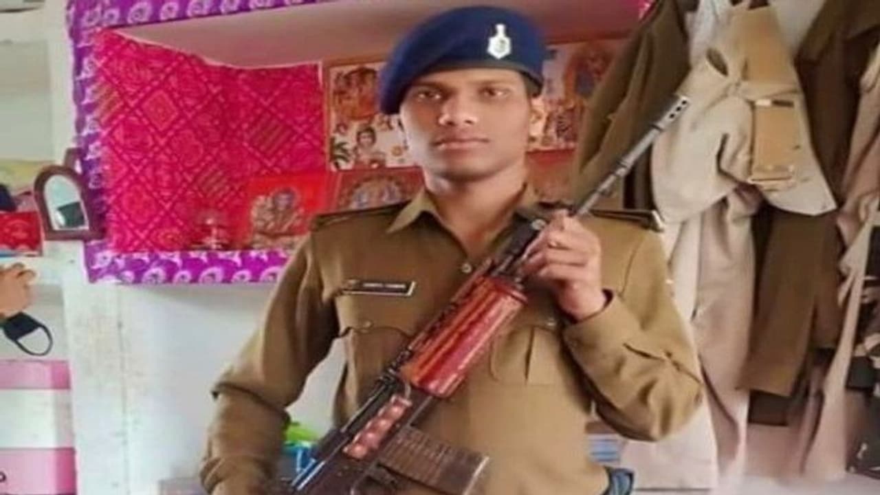 एसएसपी के बॉडीगार्ड ने किया सुसाइड, खुद की शादी के लिए 7 दिन से मांग रहा था छुट्टी एसएसपी के बॉडीगार्ड ने किया सुसाइड, खुद की शादी के लिए 7 दिन से मांग रहा था छुट्टी