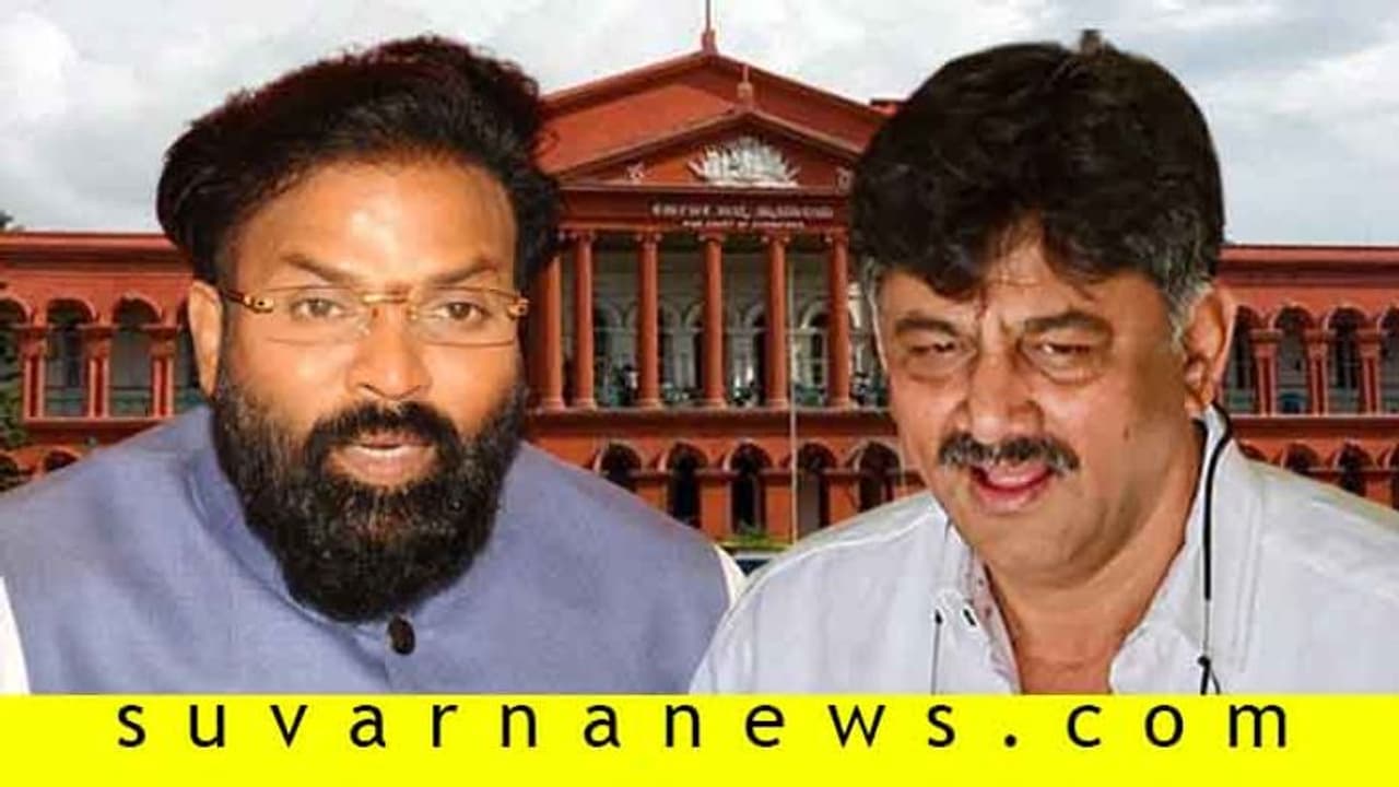 ಕೋವಿಡ್19 ನಿಯಮ ಉಲ್ಲಂಘಿಸುವ ರಾಜಕಾರಣಿಗಳು: ಮಹತ್ವದ ಆದೇಶ ನೀಡಿದ ಹೈಕೋರ್ಟ್ ಕೋವಿಡ್19 ನಿಯಮ ಉಲ್ಲಂಘಿಸುವ ರಾಜಕಾರಣಿಗಳು: ಮಹತ್ವದ ಆದೇಶ ನೀಡಿದ ಹೈಕೋರ್ಟ್