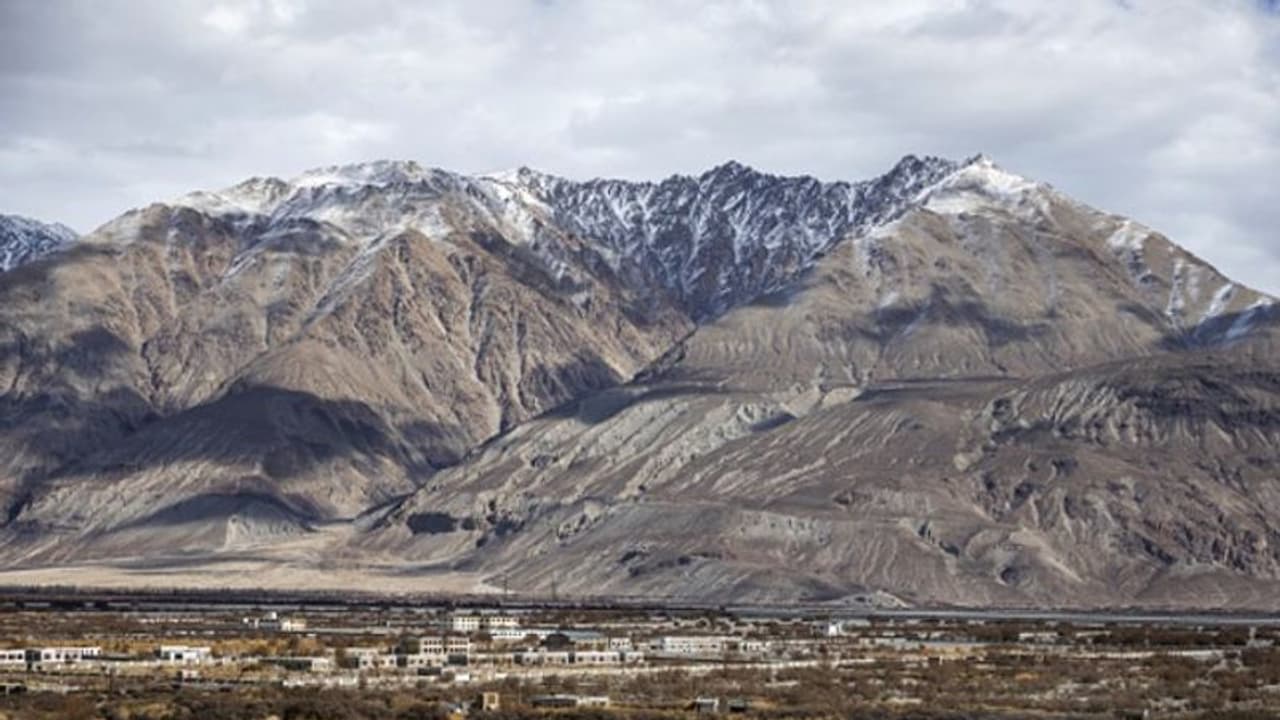 প্রতিরক্ষামন্ত্রীকে নিশানা করে '৫ ডাবলু' রাহুলের, লাদাখ ইস্যুতে সনিয়ার বিঁধলেন মোদীকে প্রতিরক্ষামন্ত্রীকে নিশানা করে '৫ ডাবলু' রাহুলের, লাদাখ ইস্যুতে সনিয়ার বিঁধলেন মোদীকে