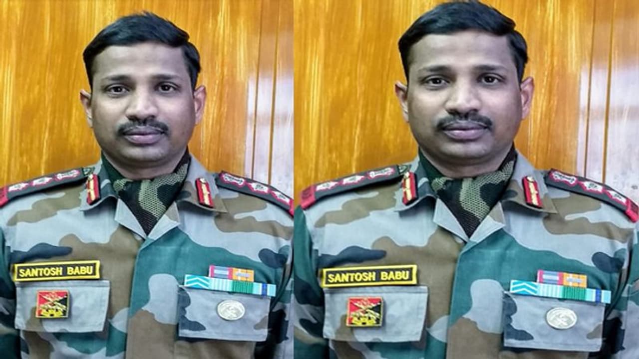 సూర్యాపేటలోనే కల్నల్ సంతోష్ కుమార్ అంత్యక్రియలు సూర్యాపేటలోనే కల్నల్ సంతోష్ కుమార్ అంత్యక్రియలు