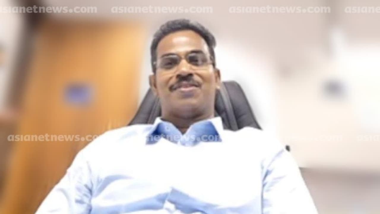 'ആദ്യം കരുതിയത് ആരോ പറ്റിക്കുകയാണെന്നാണ്'; എമിറേറ്റ്സ് ലോട്ടോയിലൂടെ കോടീശ്വരനായ മലയാളിക്ക് പറയാന് ഏറെയുണ്ട് 'ആദ്യം കരുതിയത് ആരോ പറ്റിക്കുകയാണെന്നാണ്'; എമിറേറ്റ്സ് ലോട്ടോയിലൂടെ കോടീശ്വരനായ മലയാളിക്ക് പറയാന് ഏറെയുണ്ട്