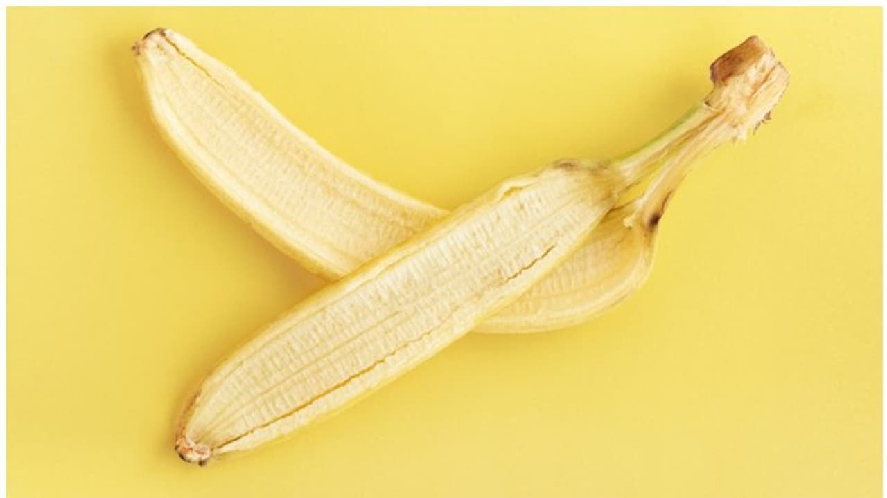 പഴത്തൊലി ഇനി കളയേണ്ട, മുഖത്തെ കറുത്ത പാടുകൾ എളുപ്പം അകറ്റാം