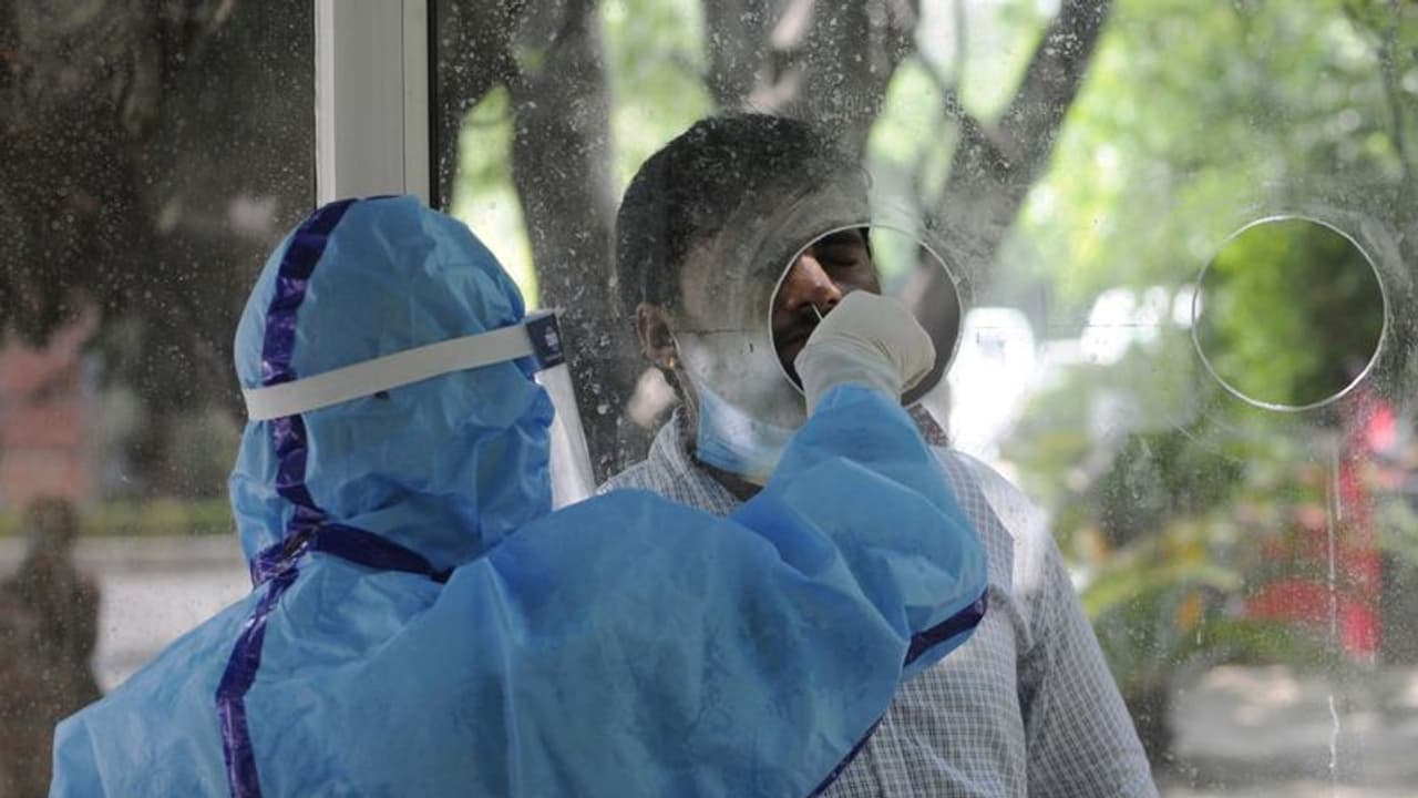 ಉಡುಪಿ: ಸೋಂಕಿತರ ಸಂಖ್ಯೆ 1050ಕ್ಕೆ ಏರಿಕೆ, ಇಬ್ಬರು ಸಾವು ಉಡುಪಿ: ಸೋಂಕಿತರ ಸಂಖ್ಯೆ 1050ಕ್ಕೆ ಏರಿಕೆ, ಇಬ್ಬರು ಸಾವು