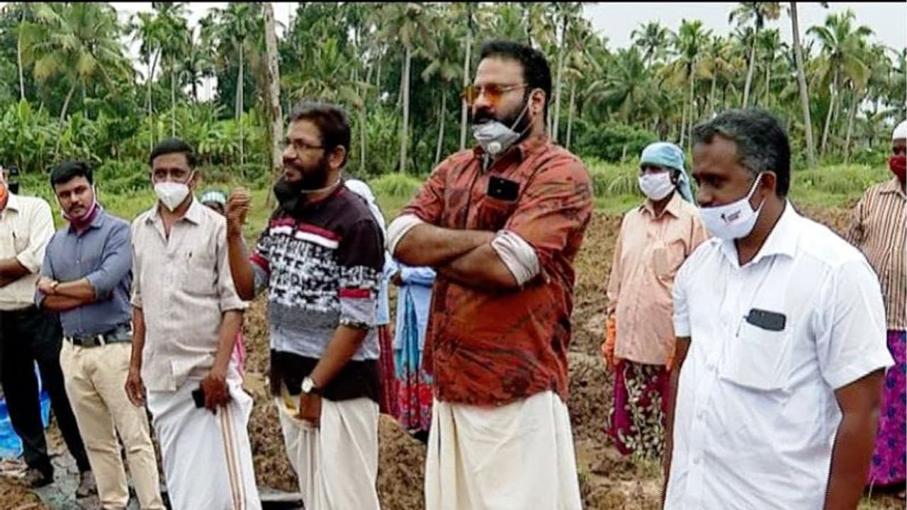 കൊച്ചിയില്‍ നിന്നൊരു വേറിട്ട മാതൃക; കൃഷിയിറക്കി മിമിക്രി കലാകാരന്‍മാര്‍