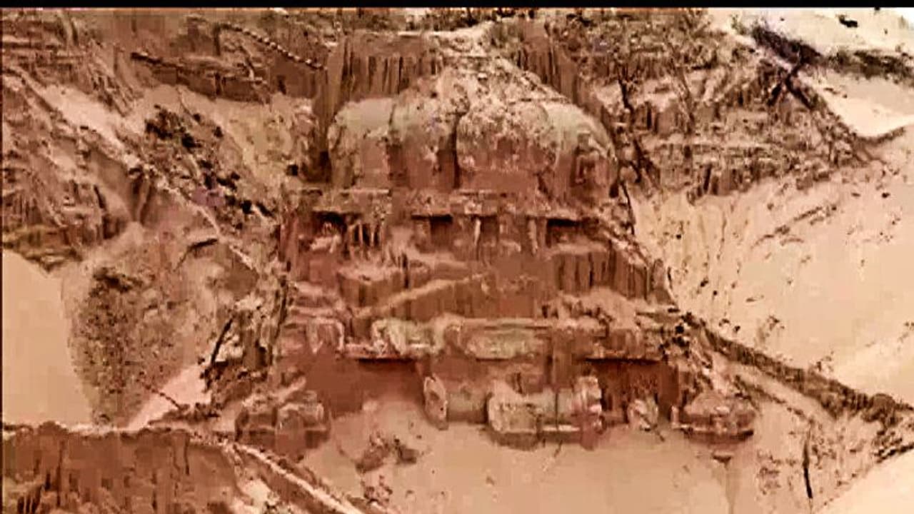 ৩০০ বছর কোনও পুজো হয়নি মন্দিরে, বালি মাফিয়াদের 'দৌরাত্ম্যে' সামনে আসছে ইতিহাস