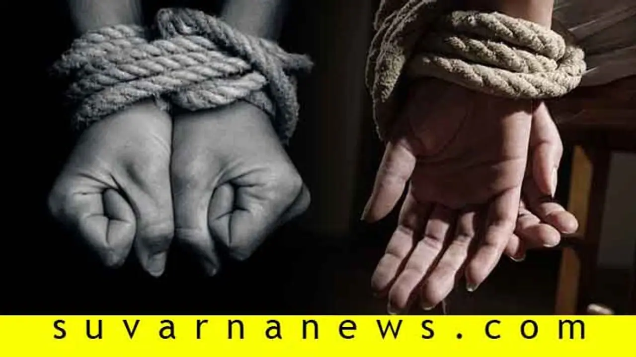 ಪೆಟ್ರೋಲ್ ಹಾಕಿಸುತ್ತಿದ್ದ ಇಬ್ಬರು ಯುವತಿ ಕಿಡ್ನ್ಯಾಪ್; CCTV ಇದ್ರೂ ಉಪಯೋಗವಿಲ್ಲ! ಪೆಟ್ರೋಲ್ ಹಾಕಿಸುತ್ತಿದ್ದ ಇಬ್ಬರು ಯುವತಿ ಕಿಡ್ನ್ಯಾಪ್; CCTV ಇದ್ರೂ ಉಪಯೋಗವಿಲ್ಲ!