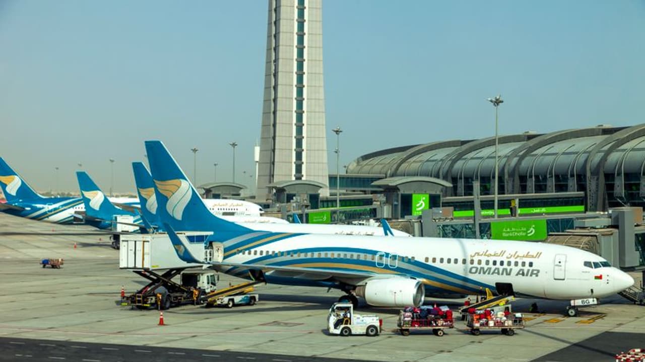 ഒമാനിലെ സര്ക്കാര് മേഖലയില് പ്രവാസികളുടെ എണ്ണം കുറയുന്നു ഒമാനിലെ സര്ക്കാര് മേഖലയില് പ്രവാസികളുടെ എണ്ണം കുറയുന്നു