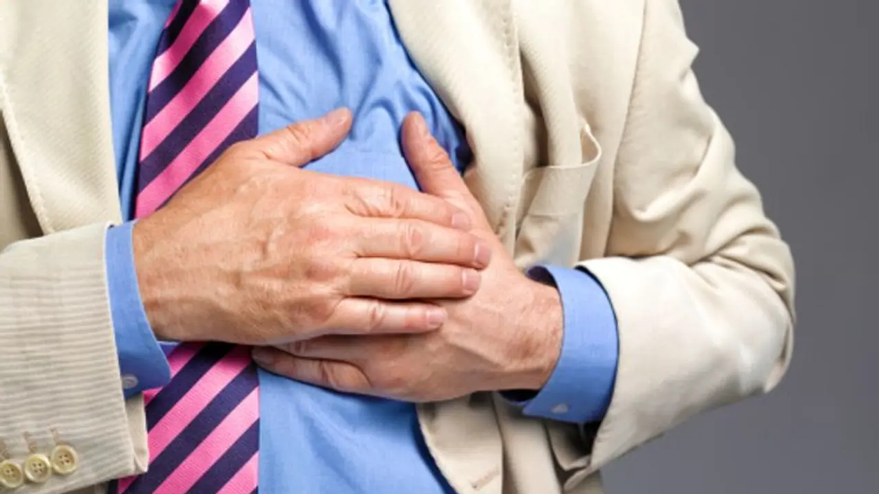 என்னடா புதுசு புதுசா பீதியை கிளப்புறீங்க.. கொரோனா பாதித்தவர்களுக்கு மாரடைப்பு ஏற்பட வாய்ப்பு..! என்னடா புதுசு புதுசா பீதியை கிளப்புறீங்க.. கொரோனா பாதித்தவர்களுக்கு மாரடைப்பு ஏற்பட வாய்ப்பு..!