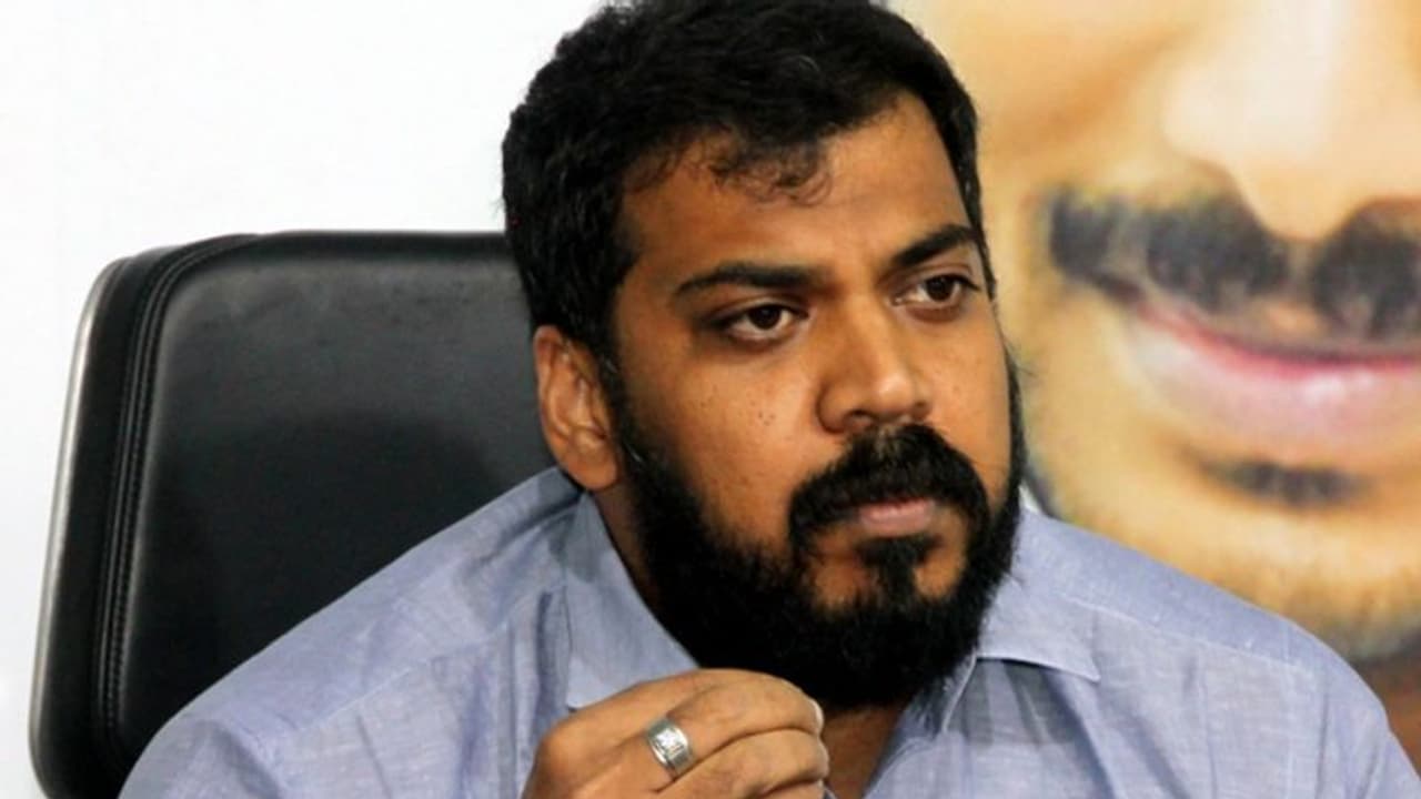 ప్యాంట్ జిప్ తీసి చూపించానా... : మంత్రి అనిల్ కౌంటర్ ప్యాంట్ జిప్ తీసి చూపించానా... : మంత్రి అనిల్ కౌంటర్