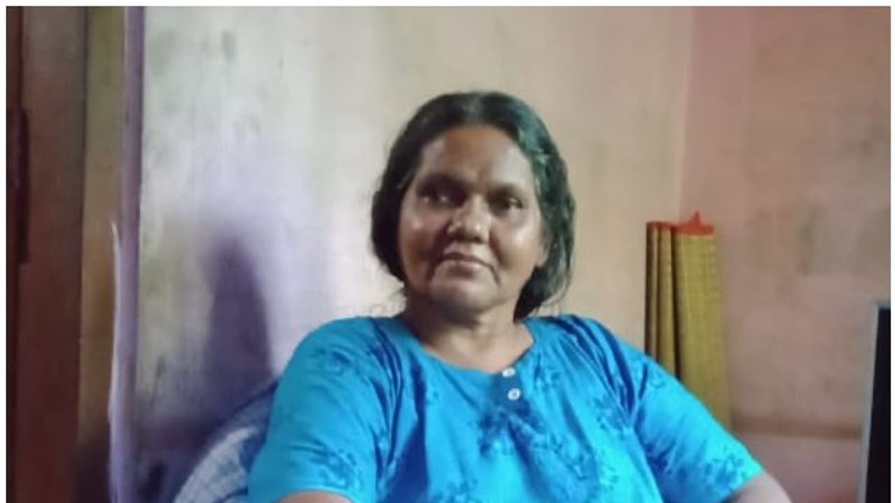 ആലപ്പുഴയില് വീടിന് സമീപം വയോധിക മരിച്ച നിലയില്; പാമ്പുകടിയേറ്റതെന്ന് സംശയം ആലപ്പുഴയില് വീടിന് സമീപം വയോധിക മരിച്ച നിലയില്; പാമ്പുകടിയേറ്റതെന്ന് സംശയം