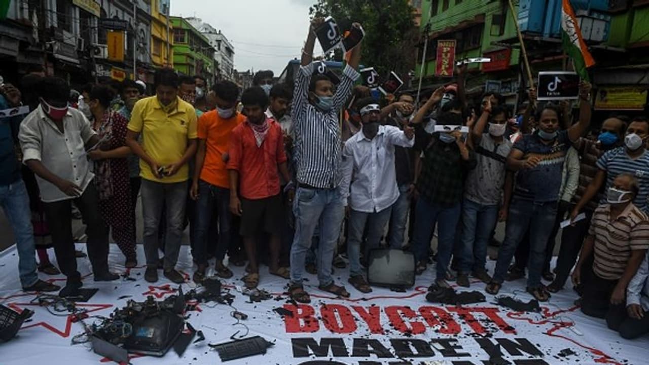 ನೂತನ ಇ ಕಾರ್ಮಸ್ ಪಾಲಿಸಿ ಜಾರಿಗೆ ಸಿದ್ಧತೆ; ಚೀನಾ ಉತ್ಪನ್ನಗಳಿಗೆ ಮೂಗುದಾರ! ನೂತನ ಇ ಕಾರ್ಮಸ್ ಪಾಲಿಸಿ ಜಾರಿಗೆ ಸಿದ್ಧತೆ; ಚೀನಾ ಉತ್ಪನ್ನಗಳಿಗೆ ಮೂಗುದಾರ!