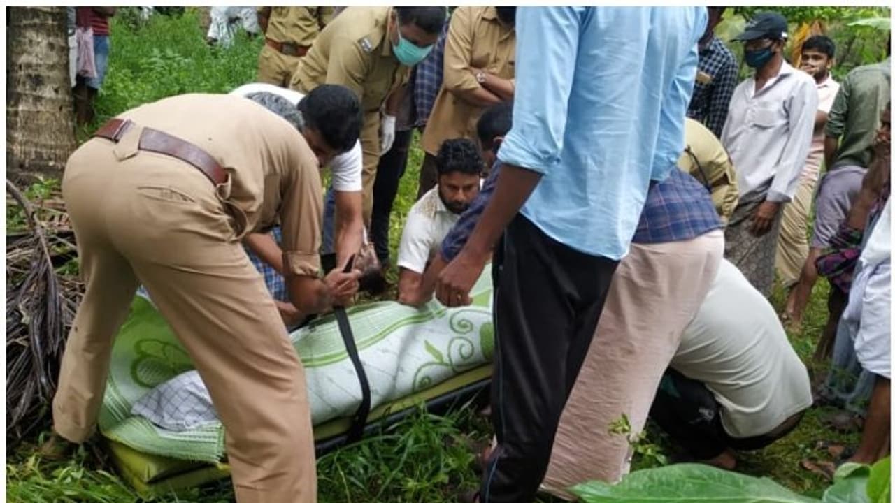 കാണാതായ യുവതിയെയും കുഞ്ഞിനേയും കിണറ്റിൽ മരിച്ച നിലയിൽ കണ്ടെത്തി കാണാതായ യുവതിയെയും കുഞ്ഞിനേയും കിണറ്റിൽ മരിച്ച നിലയിൽ കണ്ടെത്തി