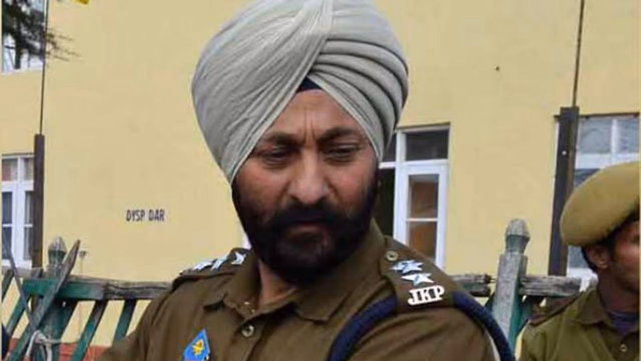 চুড়ান্ত ব্যর্থ দিল্লি পুলিশ, জঙ্গি ডিএসপি দাবিন্দর সিং কে জামিন দিতে বাধ্য হল আদালত