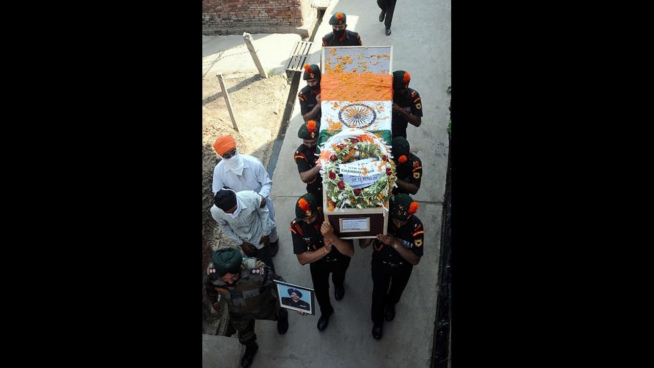 ಮಗಳ ಸ್ವಾತಂತ್ರ್ಯ ದಿನಾಚರಣೆ ಕೊನೆಗೂ ಈಡೇರಲಿಲ್ಲ, ನಾಪತ್ತೆಯಾಗಿದ್ದ ಯೋಧನ ಶವ 38 ವರ್ಷಗಳ ಬಳಿಕ ಪತ್ತೆ!