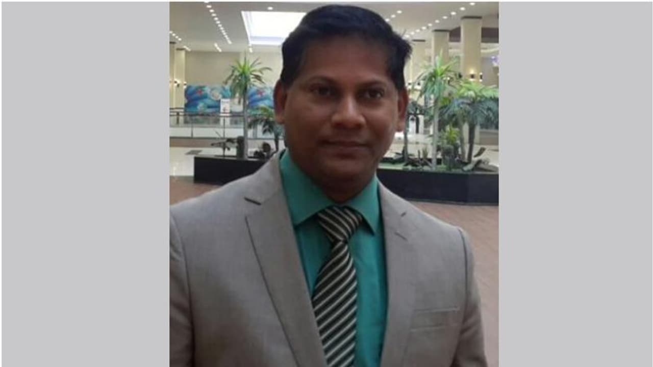 കൊവിഡ് പോസിറ്റീവായ മലയാളി ഹൃദയാഘാതം മൂലം മരിച്ചു കൊവിഡ് പോസിറ്റീവായ മലയാളി ഹൃദയാഘാതം മൂലം മരിച്ചു