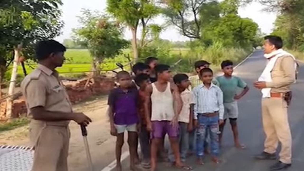 20 जवानों की शहादत पर खौला इन नौनिहालों का खून, 10 दोस्तों की टोली के साथ निकल पड़े चीन से लड़ने 20 जवानों की शहादत पर खौला इन नौनिहालों का खून, 10 दोस्तों की टोली के साथ निकल पड़े चीन से लड़ने