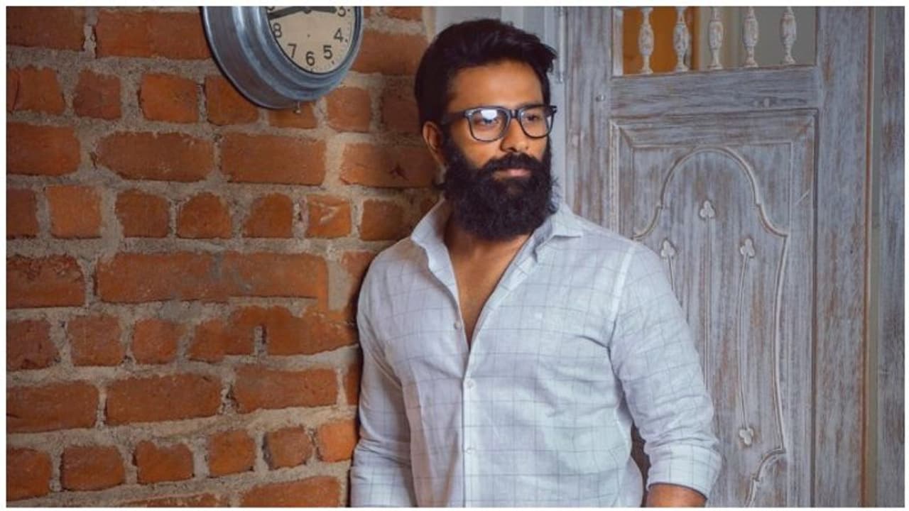 என்னை வைத்து படம் எடுக்க வேண்டாம் என சொன்னார்கள்! இசை வெளியீட்டு விழாவில் சாந்தனு உருக்கம்! என்னை வைத்து படம் எடுக்க வேண்டாம் என சொன்னார்கள்! இசை வெளியீட்டு விழாவில் சாந்தனு உருக்கம்!