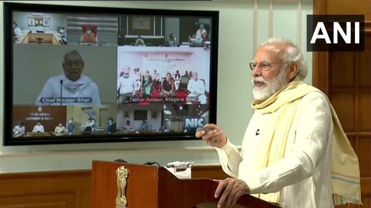 സാധാരണക്കാരുടെ ശക്തിയെ നമിക്കുന്നു; ഗ്രാമങ്ങൾ കൊവിഡിനെതിരെ മികച്ച പ്രകടനം നടത്തിയെന്ന് പ്രധാനമന്ത്രി സാധാരണക്കാരുടെ ശക്തിയെ നമിക്കുന്നു; ഗ്രാമങ്ങൾ കൊവിഡിനെതിരെ മികച്ച പ്രകടനം നടത്തിയെന്ന് പ്രധാനമന്ത്രി