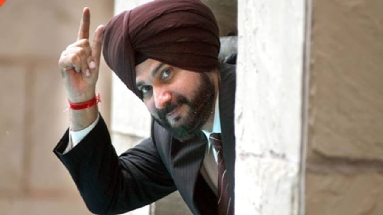 नवजोत सिंह सिद्धू के घर के बाहर 3 दिन से बैठी बिहार पुलिस, नहीं मिल रहे 'गुरु'..जानिए क्या है मामला नवजोत सिंह सिद्धू के घर के बाहर 3 दिन से बैठी बिहार पुलिस, नहीं मिल रहे 'गुरु'..जानिए क्या है मामला