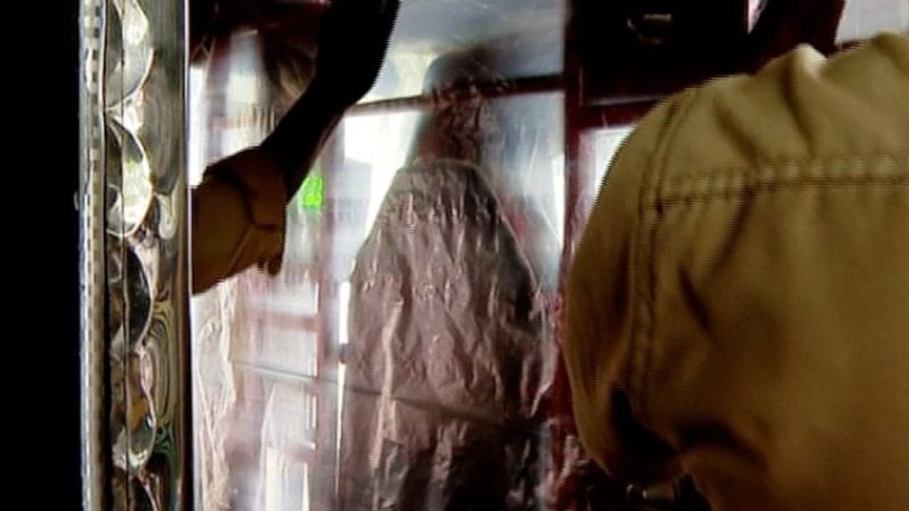 കൊവിഡ് 19; രോഗം പകരാതിരിക്കാന് മുന്നൊരുക്കവുമായി ഓട്ടോ തൊഴിലാളികള്... കൊവിഡ് 19; രോഗം പകരാതിരിക്കാന് മുന്നൊരുക്കവുമായി ഓട്ടോ തൊഴിലാളികള്...