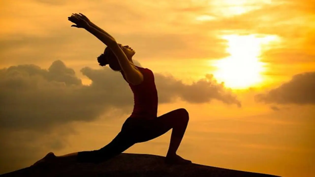 যোগেই হবে রোগ মুক্তি, তাই জেনে নিন যোগ ব্যায়ামের আগে ও পরে কী খাওয়া উচিত যোগেই হবে রোগ মুক্তি, তাই জেনে নিন যোগ ব্যায়ামের আগে ও পরে কী খাওয়া উচিত