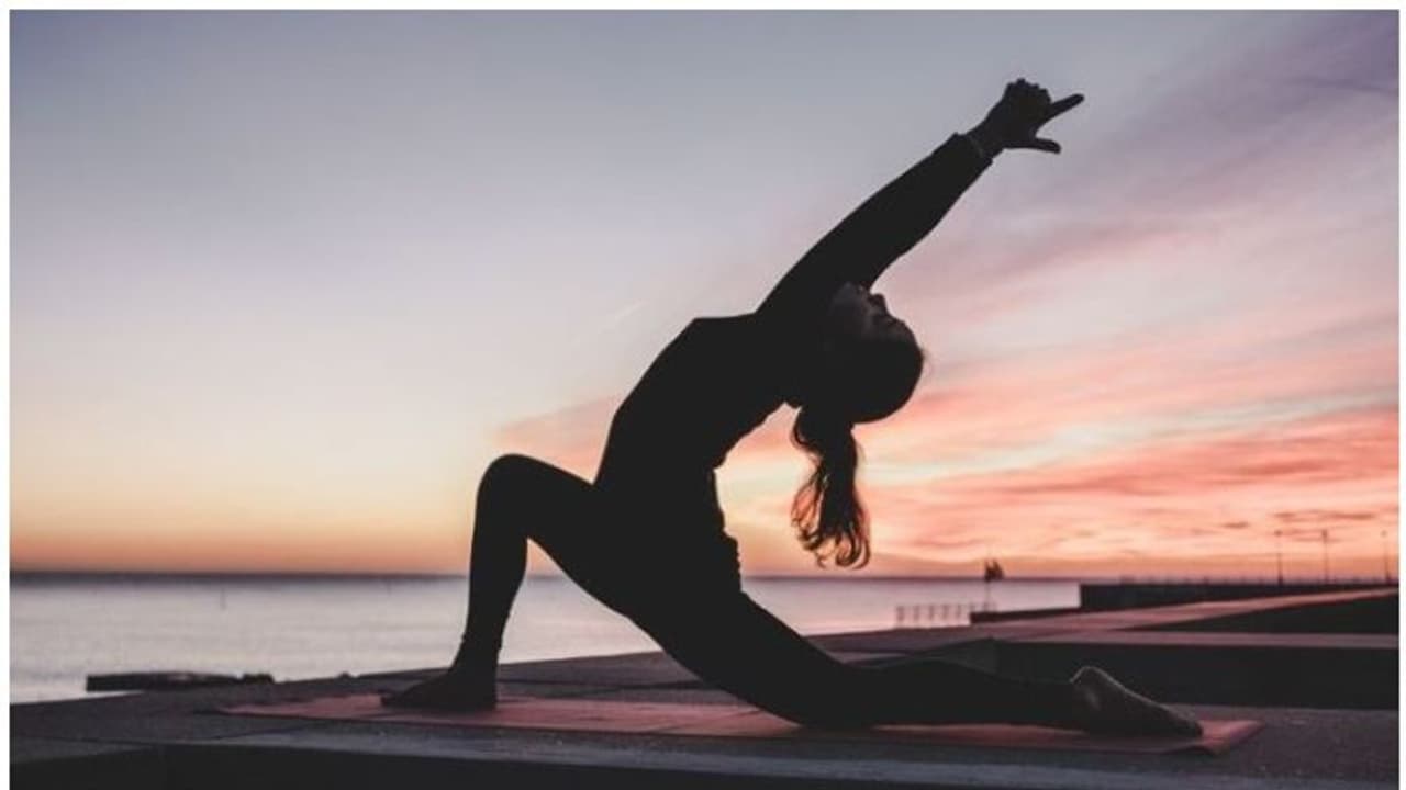 প্রতিদিন সকালে শুধুমাত্র ১৫ মিনিট, সারাবে আপনার শরীরের প্রচুর জটিল সমস্যা প্রতিদিন সকালে শুধুমাত্র ১৫ মিনিট, সারাবে আপনার শরীরের প্রচুর জটিল সমস্যা