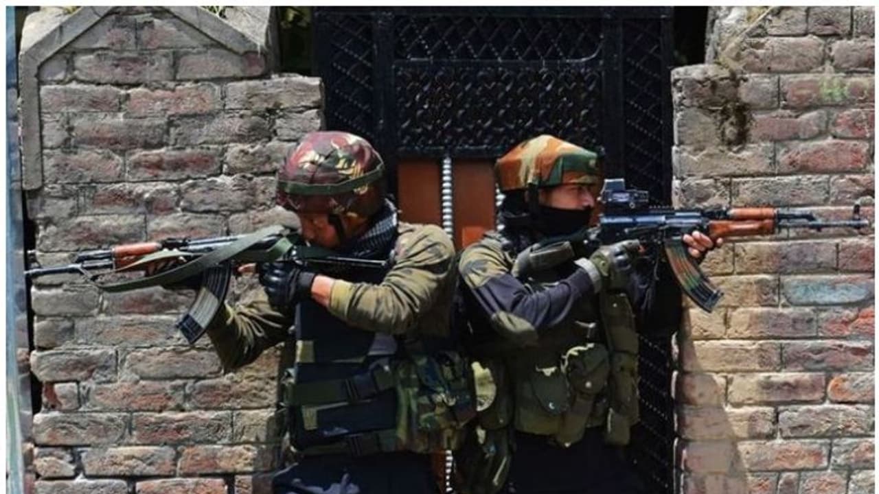 ജമ്മുകശ്മീരിൽ വീണ്ടും പാക് പ്രകോപനം, തിരിച്ചടിച്ചതായി സൈന്യം