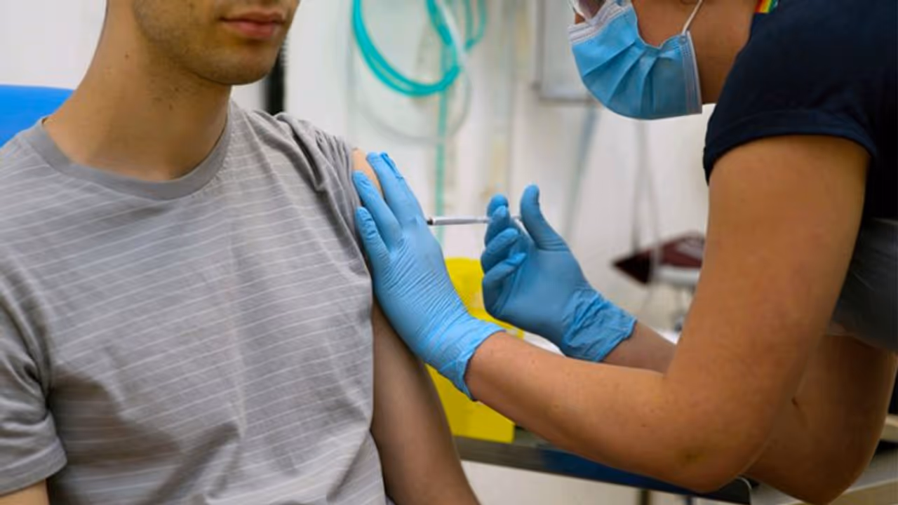 প্রতিটি দেশের ২০ শতাংশ মানুষকে করোনার প্রতিষেধক দেওয়াই লক্ষ্য, ২ বিলিয়ন ডোজ তৈরিতে জোর