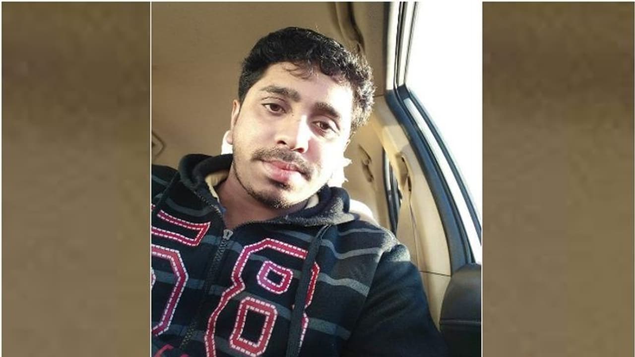 കൊവിഡ് ബാധിച്ച് ചികിത്സയിലായിരുന്ന പ്രവാസി മലയാളി യുവാവ് മരിച്ചു കൊവിഡ് ബാധിച്ച് ചികിത്സയിലായിരുന്ന പ്രവാസി മലയാളി യുവാവ് മരിച്ചു