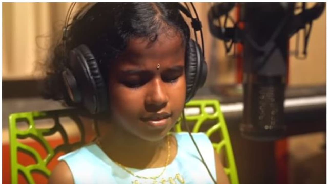 ആദ്യ സിനിമാപാട്ട് തന്നെ ഹിറ്റാക്കി അനന്യ