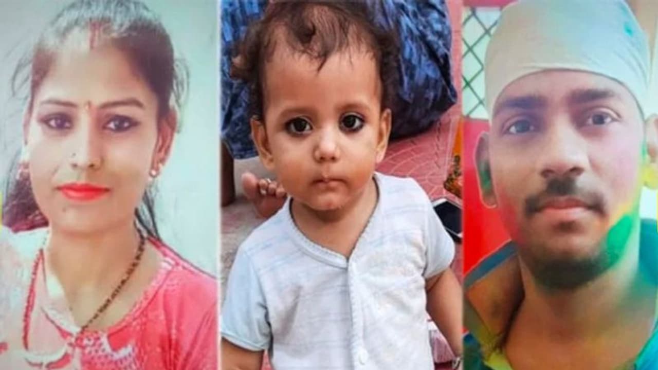 लॉकडाउन में गई जॉब, परेशान शख्स ने लगाई फांसी, यह देख 1 साल के बेटे को फर्श पर बैठा पत्नी ने भी किया सुसाइड लॉकडाउन में गई जॉब, परेशान शख्स ने लगाई फांसी, यह देख 1 साल के बेटे को फर्श पर बैठा पत्नी ने भी किया सुसाइड