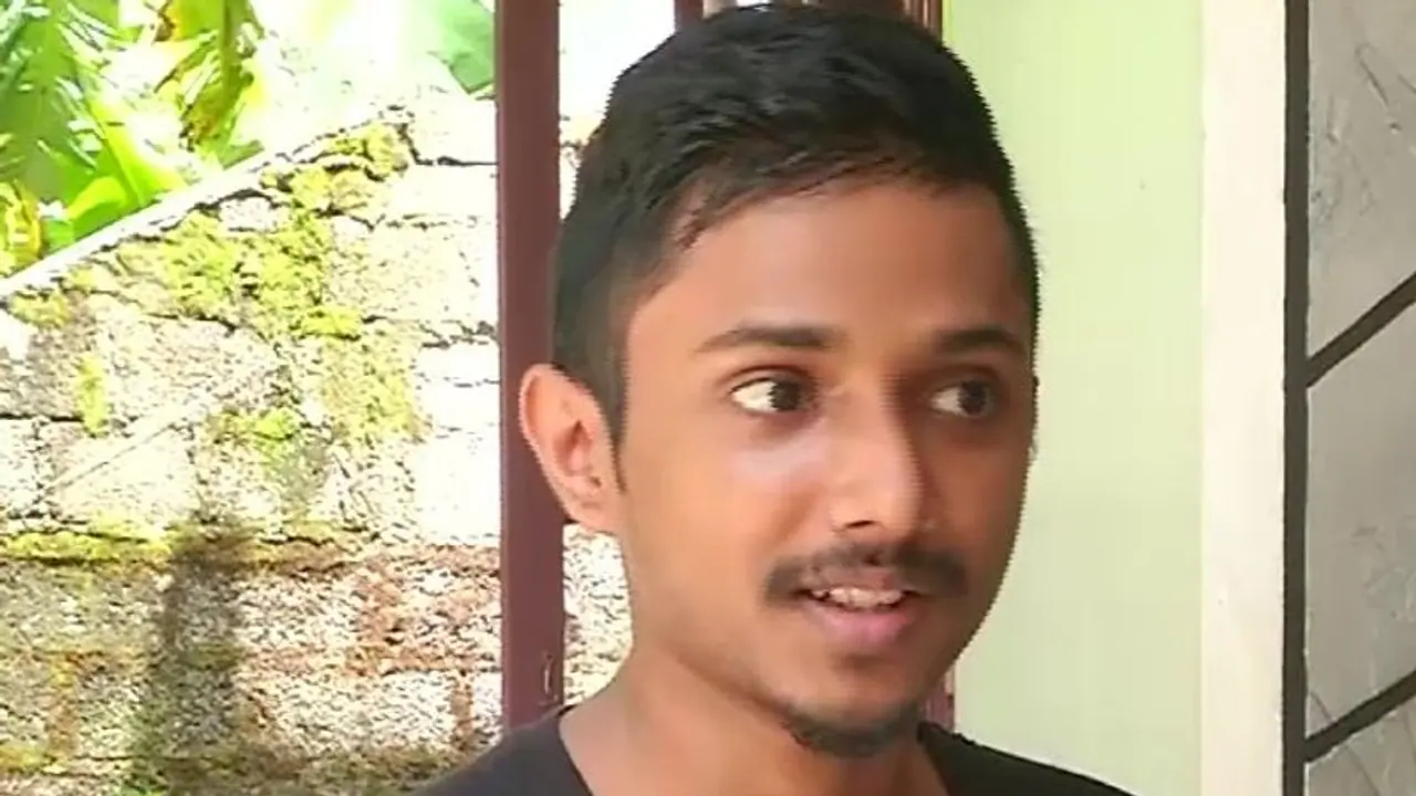 'অটোটেম্প' তৈরি করে তাক লাগাল কেরলের ছাত্র, করোনা লড়াই সহজ হবে বলেই দাবি 'অটোটেম্প' তৈরি করে তাক লাগাল কেরলের ছাত্র, করোনা লড়াই সহজ হবে বলেই দাবি