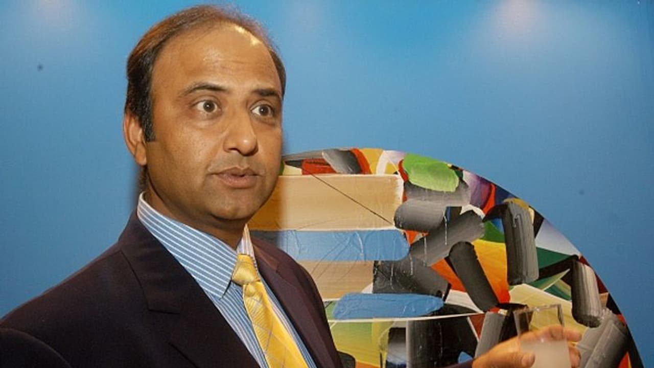 আইপিএল নিলামে বদলে গেল সঞ্চালক, হিউ এডমিডসের পরিবর্তে এলেন চারু শর্মা আইপিএল নিলামে বদলে গেল সঞ্চালক, হিউ এডমিডসের পরিবর্তে এলেন চারু শর্মা