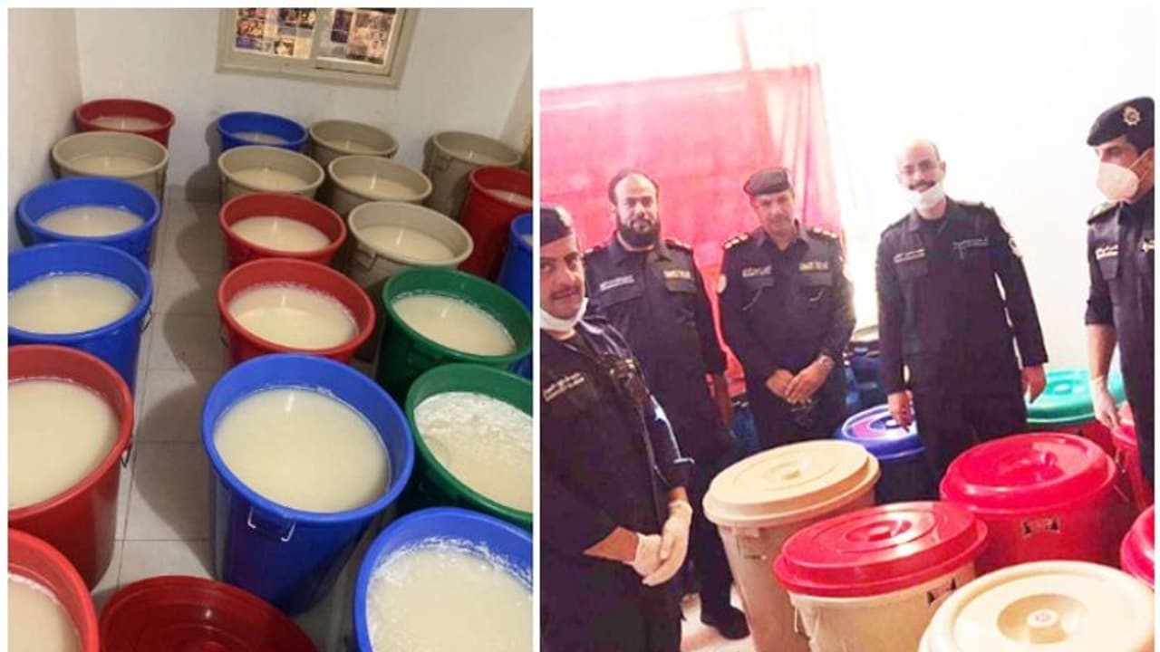 മദ്യ നിര്മാണ കേന്ദ്രത്തില് റെയ്ഡ്; നാല് പ്രവാസികള് അറസ്റ്റില് മദ്യ നിര്മാണ കേന്ദ്രത്തില് റെയ്ഡ്; നാല് പ്രവാസികള് അറസ്റ്റില്