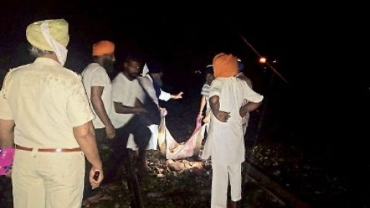 अमीर परिवार की मां बेटी ने चलती ट्रेन के आगे कूदकर दी जान, 100 मीटर दूर तक बिखरे थे लाश के टुकड़े