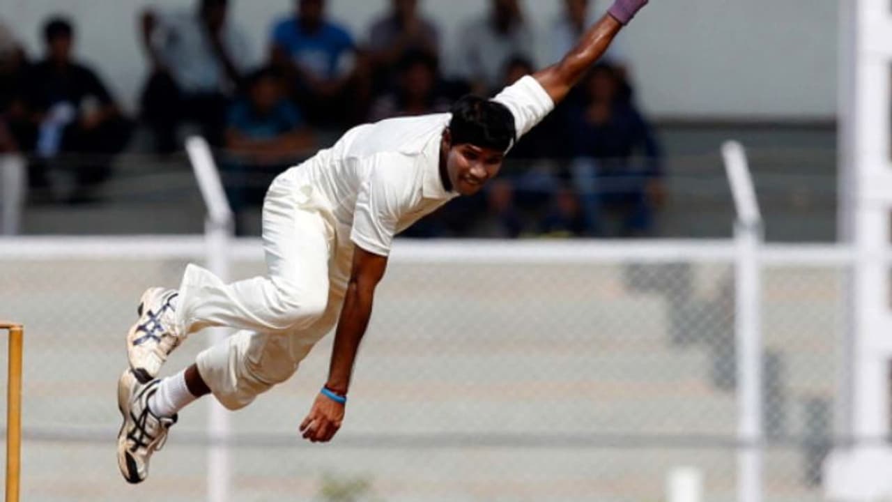 রণদেব বসুকে করোনা ভাইরাসের সঙ্গে তুলনা করলেন অশোক দিন্দা