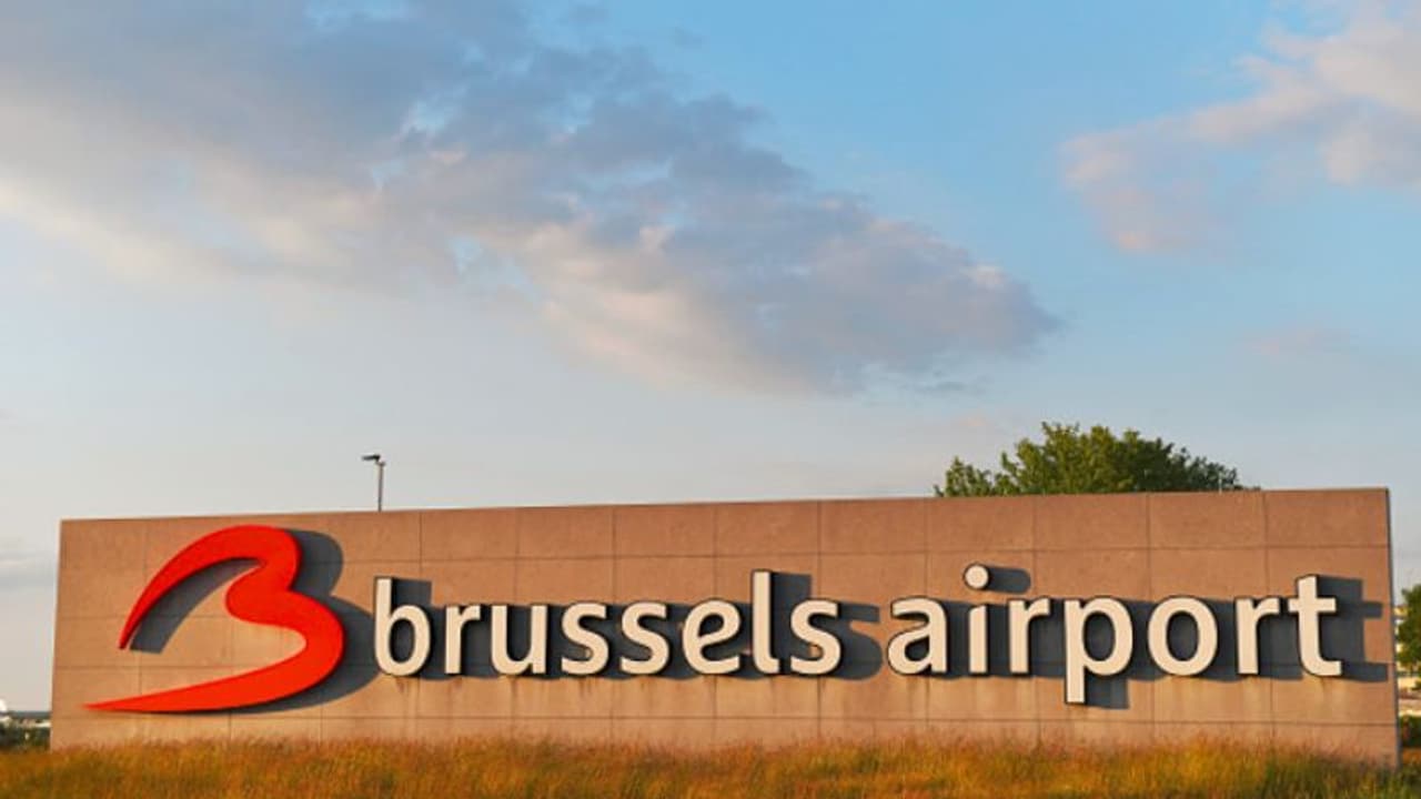 'পুরুষাঙ্গ' থেকে বের হল সাদা সাদা গুঁড়ো, বিমান বন্দর থেকে ৩৬ মাসের জেলের মুখে যুবক 'পুরুষাঙ্গ' থেকে বের হল সাদা সাদা গুঁড়ো, বিমান বন্দর থেকে ৩৬ মাসের জেলের মুখে যুবক