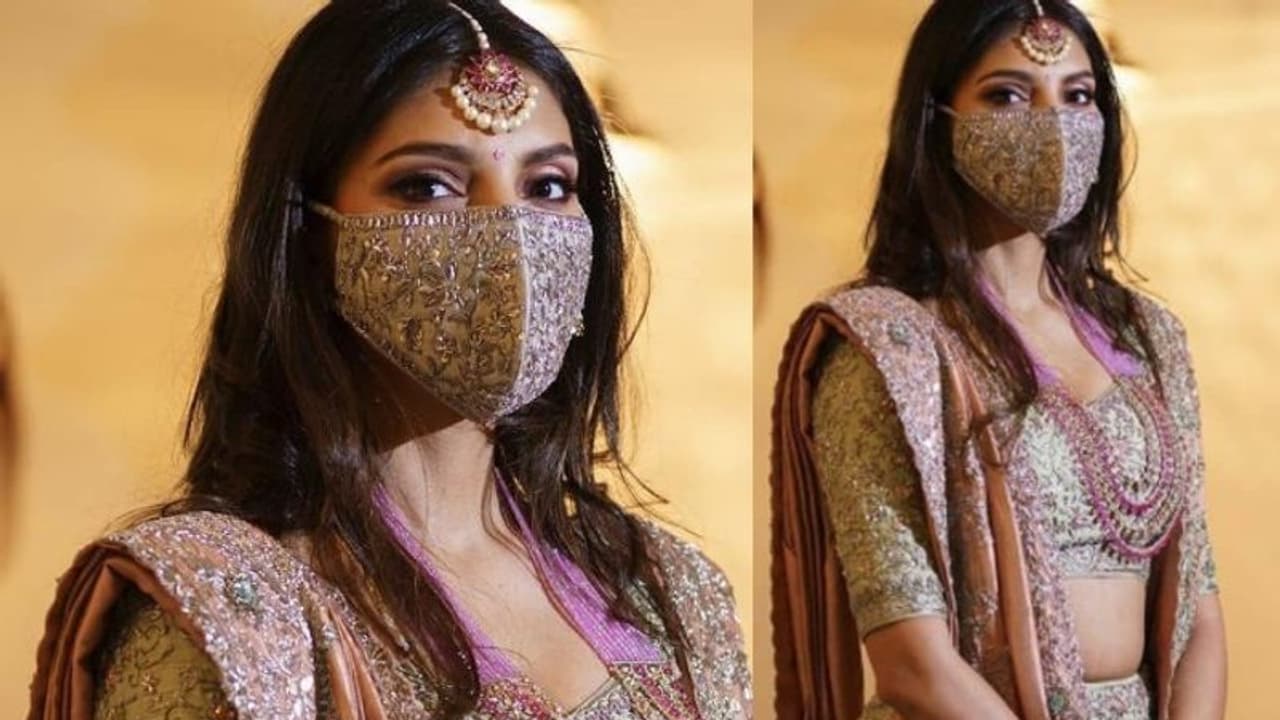 ഇനി വിവാഹവസ്ത്രങ്ങളിങ്ങനെ; ചിത്രം പങ്കുവച്ച് സൂപ്പര് താരത്തിന്റെ ഭാവിവധു ഇനി വിവാഹവസ്ത്രങ്ങളിങ്ങനെ; ചിത്രം പങ്കുവച്ച് സൂപ്പര് താരത്തിന്റെ ഭാവിവധു