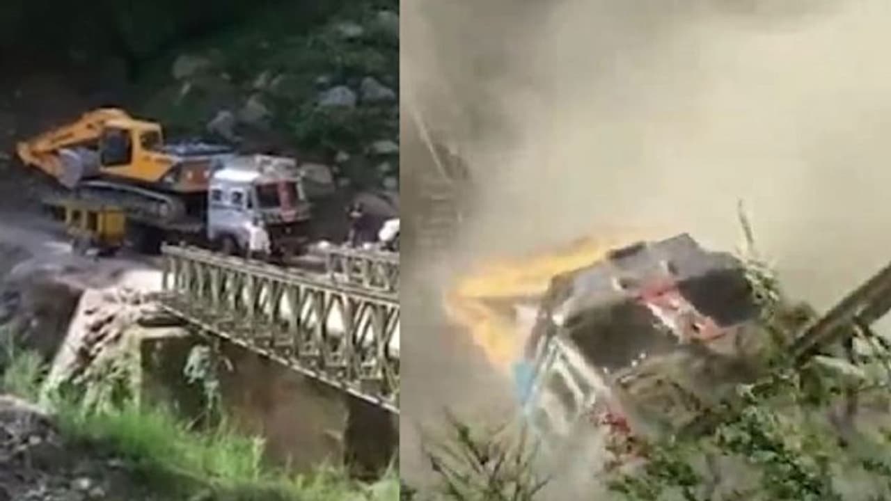 ಭಾರತ ಚೀನಾ ಗಡಿ ಬಳಿ ಲಾರಿ ಚಲಿಸುತ್ತಿದ್ದ ವೇಳೆ ಸೇತುವೆ ಕುಸಿತ; ಮೂವರು ಗಂಭೀರ ಗಾಯ!