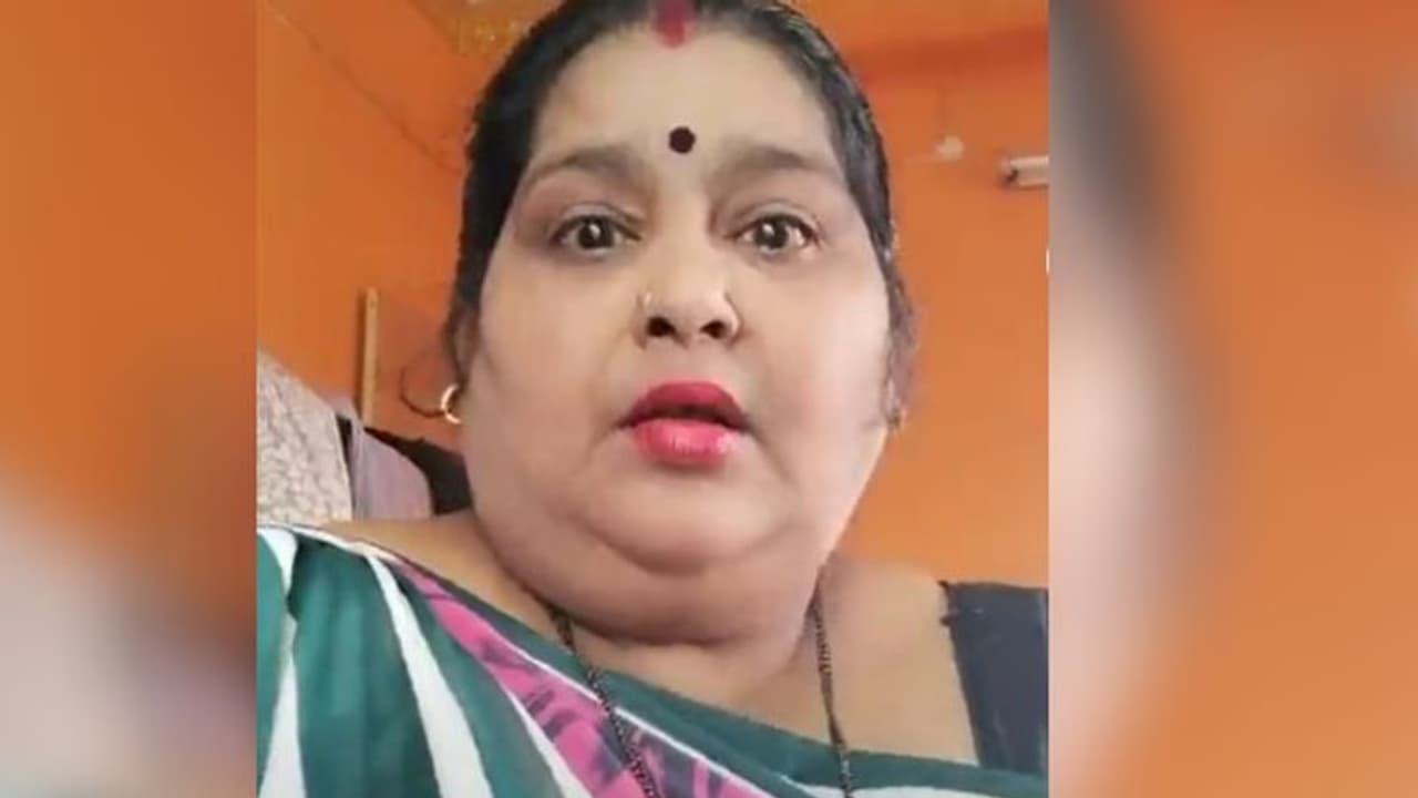 করোনা সন্দেহে মুখ ফেরালেন প্রতিবেশীরা, মহিলার দেহ পড়ে রইল রাস্তায় করোনা সন্দেহে মুখ ফেরালেন প্রতিবেশীরা, মহিলার দেহ পড়ে রইল রাস্তায়