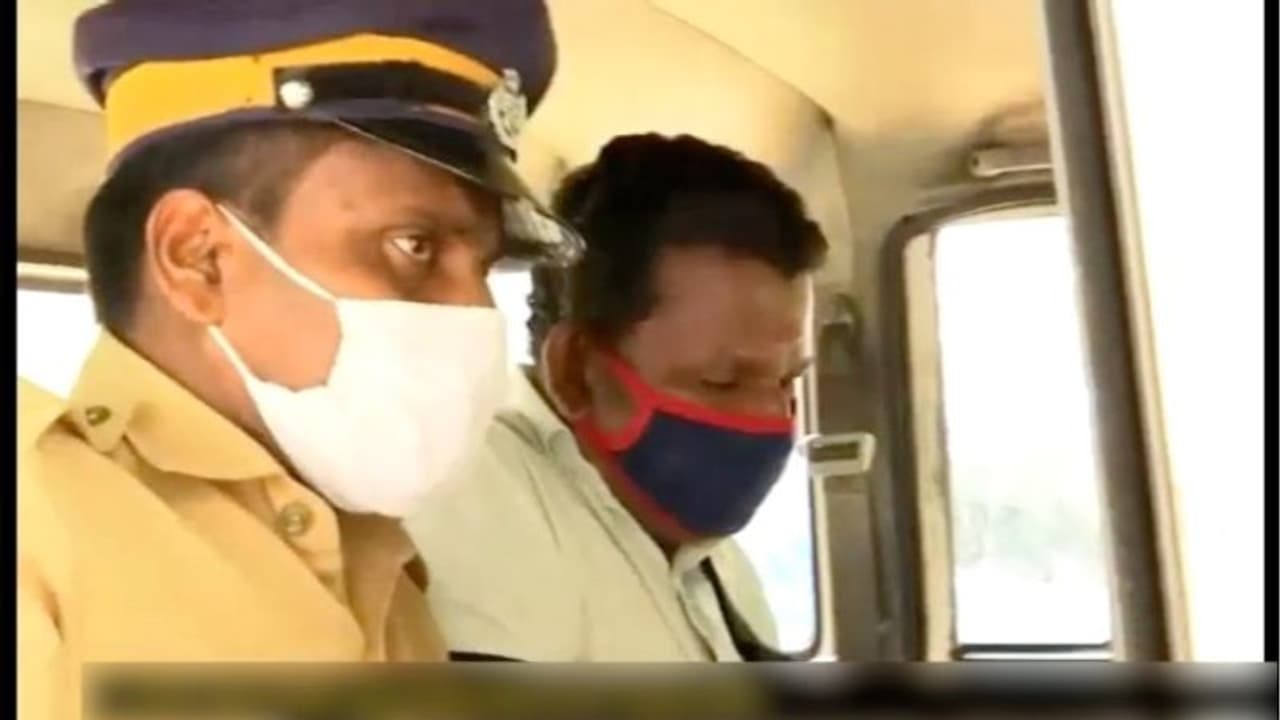 ബീഫ് കറിയുടെ വിലയെ ചൊല്ലി തര്‍ക്കം; ക്യാൻറ്റീൻ ജീവനക്കാരനെ കുത്തിക്കൊന്ന പ്രതിക്ക് ജീവപര്യന്തം