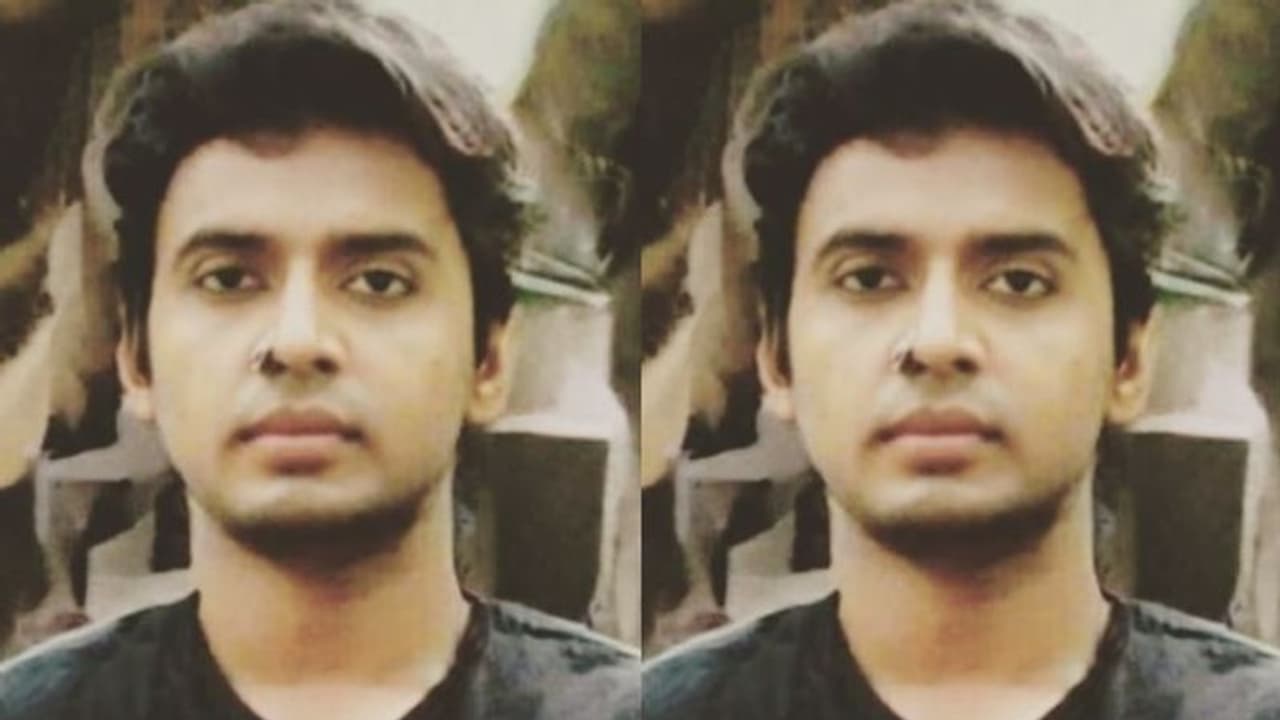 സിത്താരച്ചേട്ടന് എങ്ങനെയുണ്ട് ! : ട്രെന്ഡിനെതിരെ നീന്തി സിത്താര സിത്താരച്ചേട്ടന് എങ്ങനെയുണ്ട് ! : ട്രെന്ഡിനെതിരെ നീന്തി സിത്താര