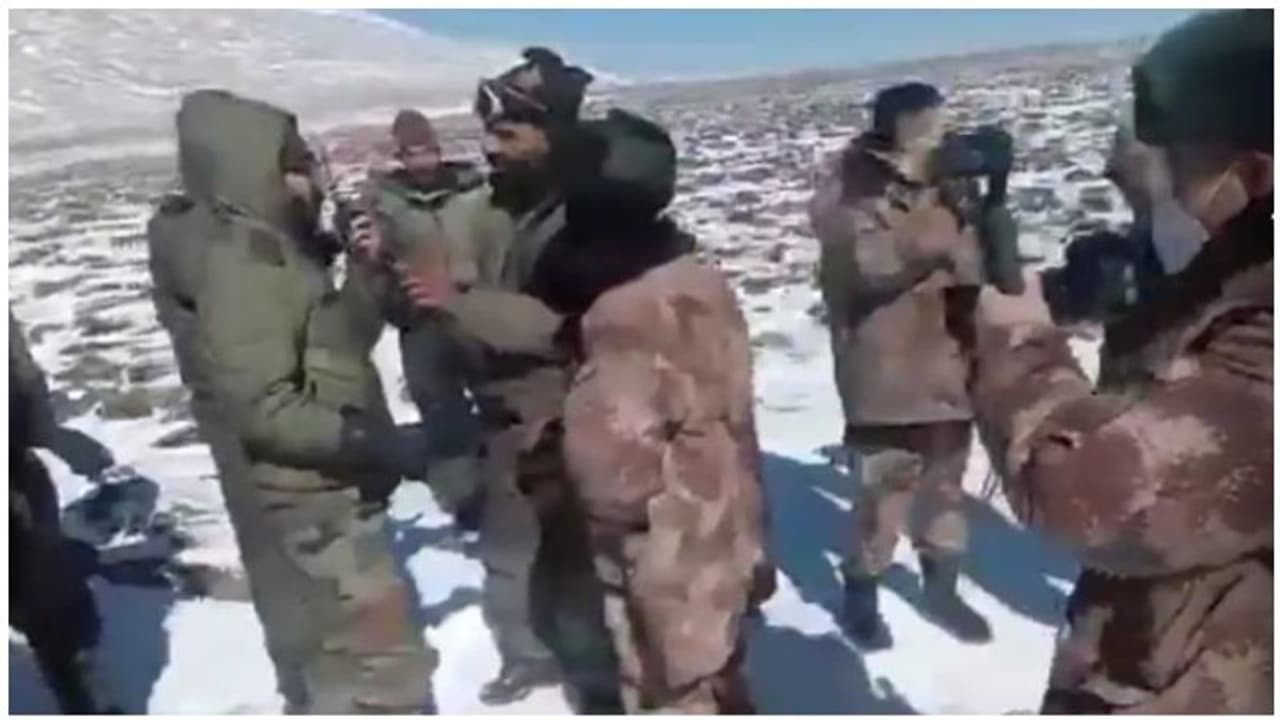 #UnmaskingChina: எல்லையில் மீண்டும் சீனா இந்திய வீரர்களிடையே பயங்கர மோதல்...பதற வைக்கும் பதற்ற வீடியோ உள்ளே! #UnmaskingChina: எல்லையில் மீண்டும் சீனா இந்திய வீரர்களிடையே பயங்கர மோதல்...பதற வைக்கும் பதற்ற வீடியோ உள்ளே!