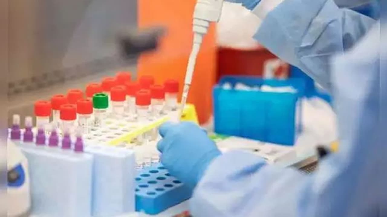 തലസ്ഥാനത്ത് കടുത്ത ആശങ്ക; എആര് ക്യാമ്പിലെ പൊലീസുകാരന് കൊവിഡ് തലസ്ഥാനത്ത് കടുത്ത ആശങ്ക; എആര് ക്യാമ്പിലെ പൊലീസുകാരന് കൊവിഡ്