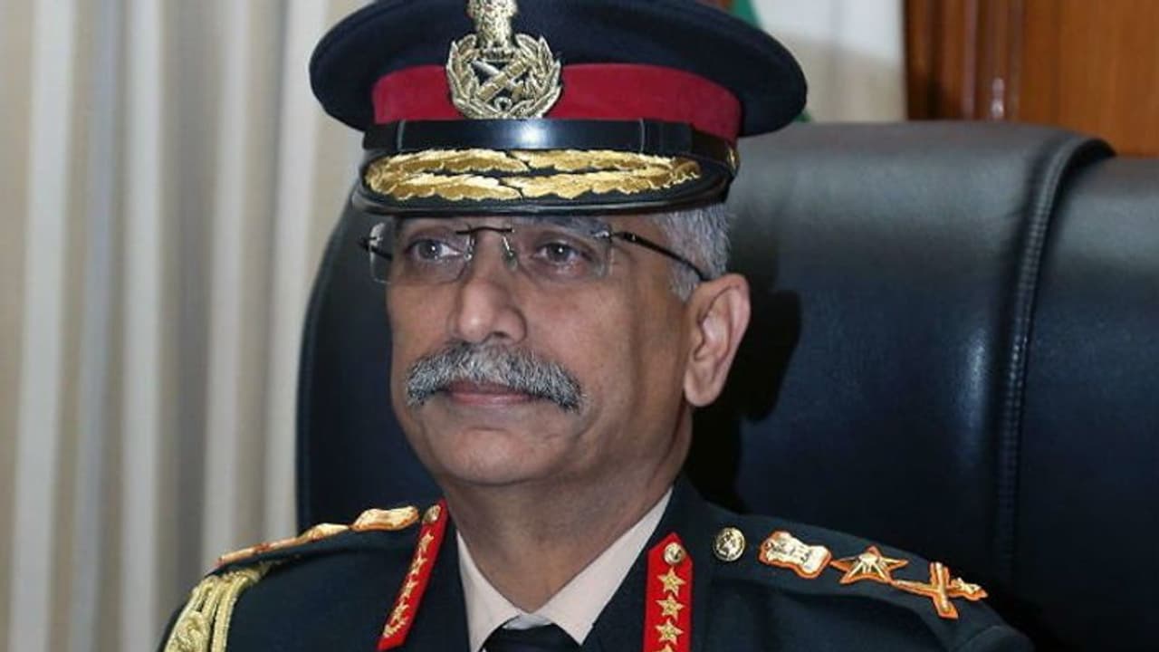 11 घंटे तक चली कोर कमांडर की बैठक, भारतीय सेना की दो टूक, पीछे हटे चीनी सेना, लेह जाएंगे आर्मी चीफ 11 घंटे तक चली कोर कमांडर की बैठक, भारतीय सेना की दो टूक, पीछे हटे चीनी सेना, लेह जाएंगे आर्मी चीफ