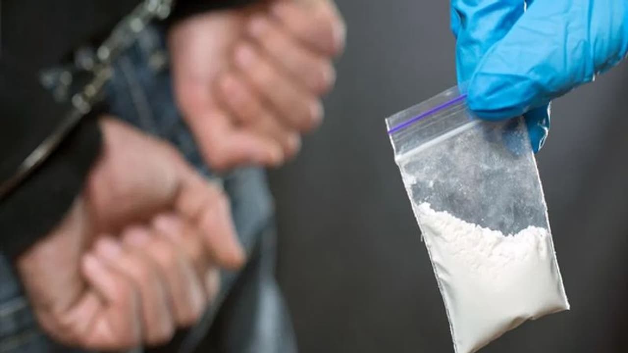 Madhya Pradesh drug dealer caught second time; Rs 75 crore worth heroin seized in Bihar Madhya Pradesh drug dealer caught second time; Rs 75 crore worth heroin seized in Bihar