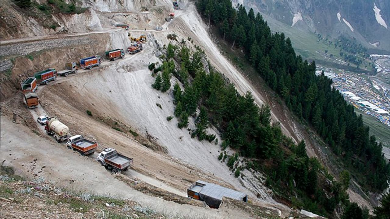 চিনকে কোনঠাসা করতে ৩টি বিষয়ে জোর, যা সুবিধে করবে ভারতীয় সেনাদের চিনকে কোনঠাসা করতে ৩টি বিষয়ে জোর, যা সুবিধে করবে ভারতীয় সেনাদের