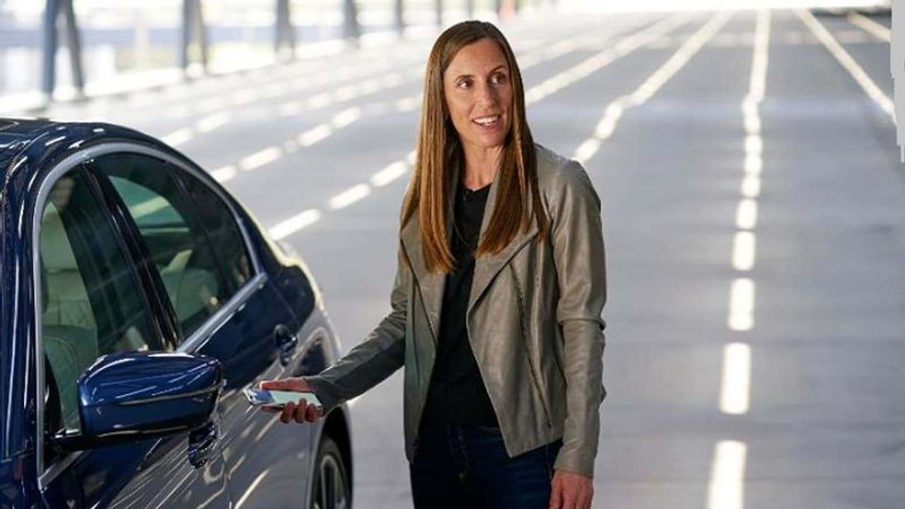 ఐఫోన్ ద్వారా కారు స్టార్ట్ చేయవచ్చు.. ఎలా అనుకుంటున్నారా..? ఐఫోన్ ద్వారా కారు స్టార్ట్ చేయవచ్చు.. ఎలా అనుకుంటున్నారా..?