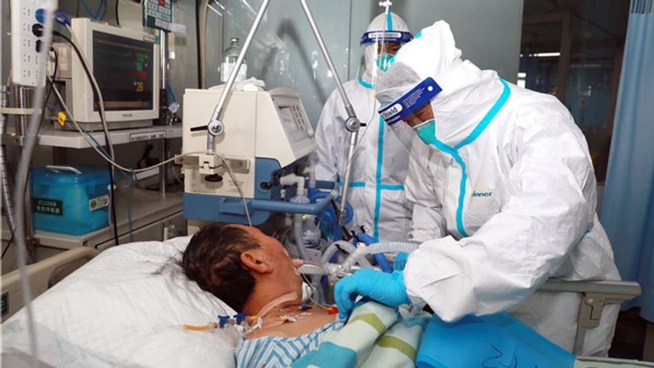 కరీంనగర్ జిల్లాలో మళ్లీ కరోనా... ఒకే గ్రామంలో నలుగురికి పాజిటివ్ కరీంనగర్ జిల్లాలో మళ్లీ కరోనా... ఒకే గ్రామంలో నలుగురికి పాజిటివ్